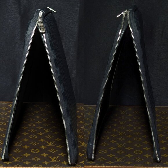 LOUIS VUITTON Damier Graphite Computer Sleeve MM fits Macbook Pro - Picture 15 of 16